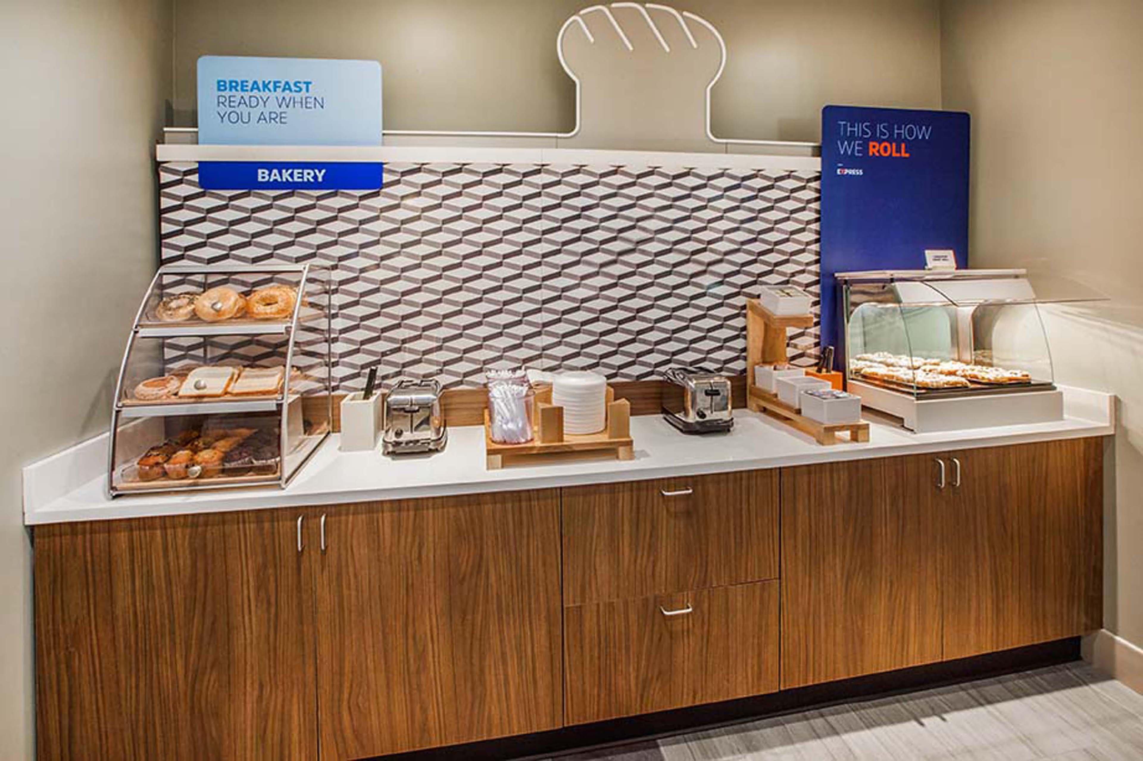 Holiday Inn Express Hotel & Suites Marion By Ihg Buitenkant foto
