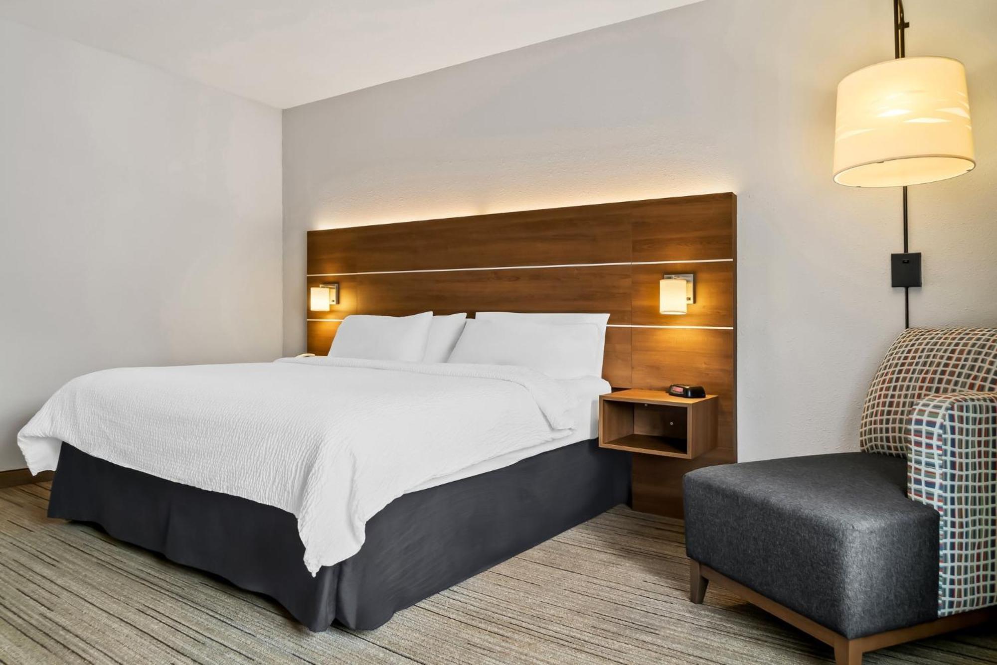 Holiday Inn Express Hotel & Suites Marion By Ihg Buitenkant foto