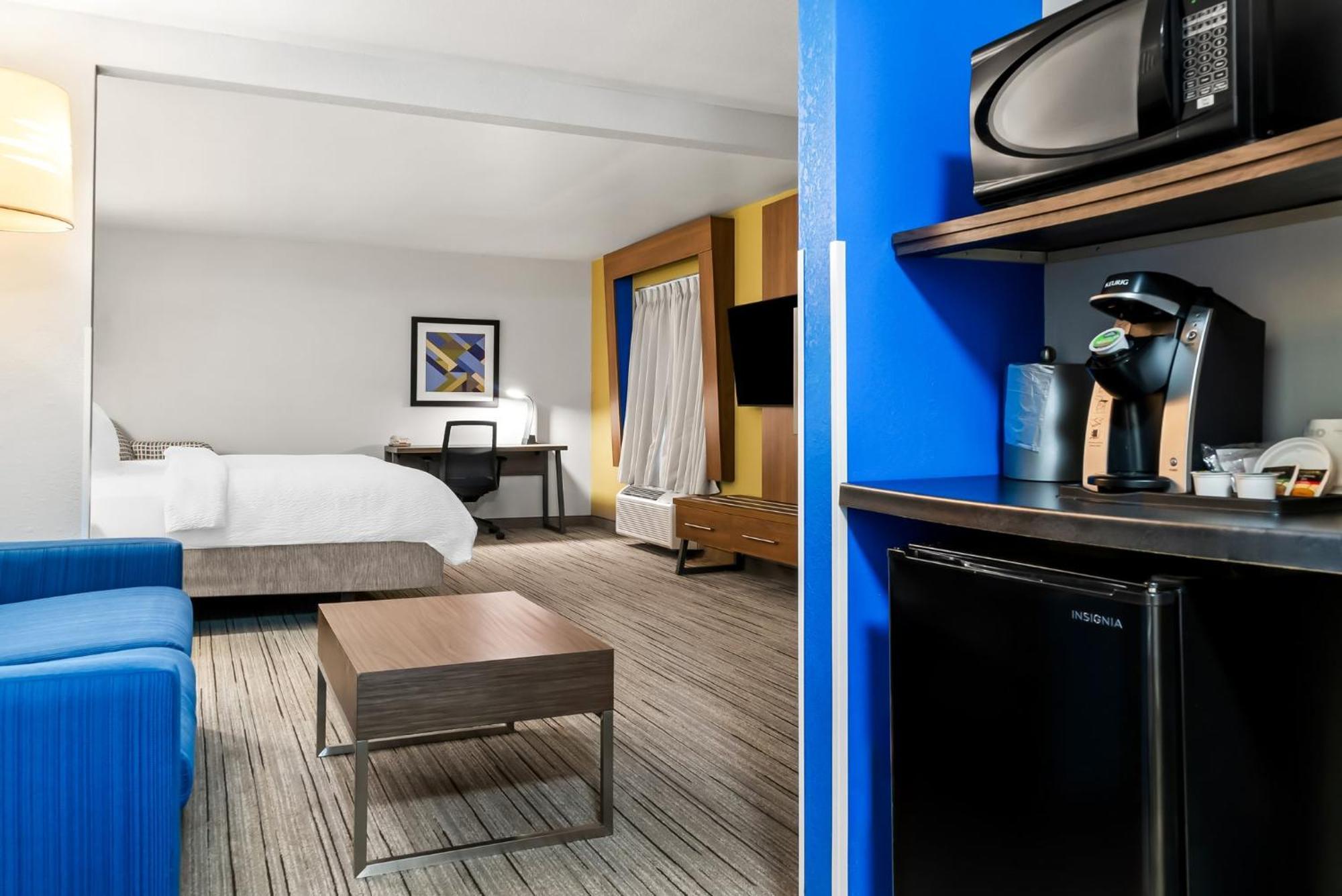 Holiday Inn Express Hotel & Suites Marion By Ihg Buitenkant foto