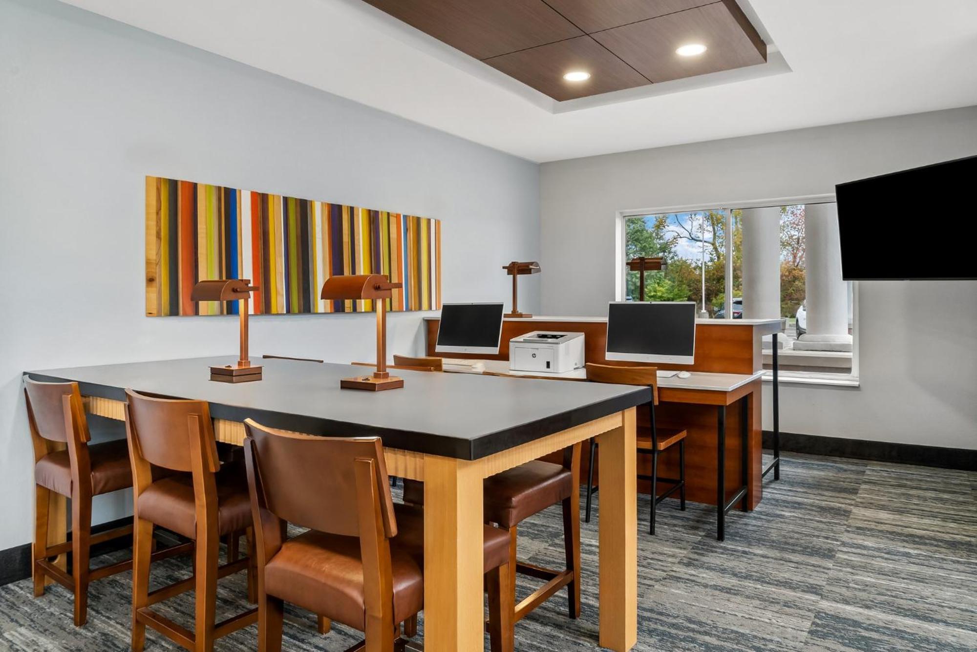 Holiday Inn Express Hotel & Suites Marion By Ihg Buitenkant foto