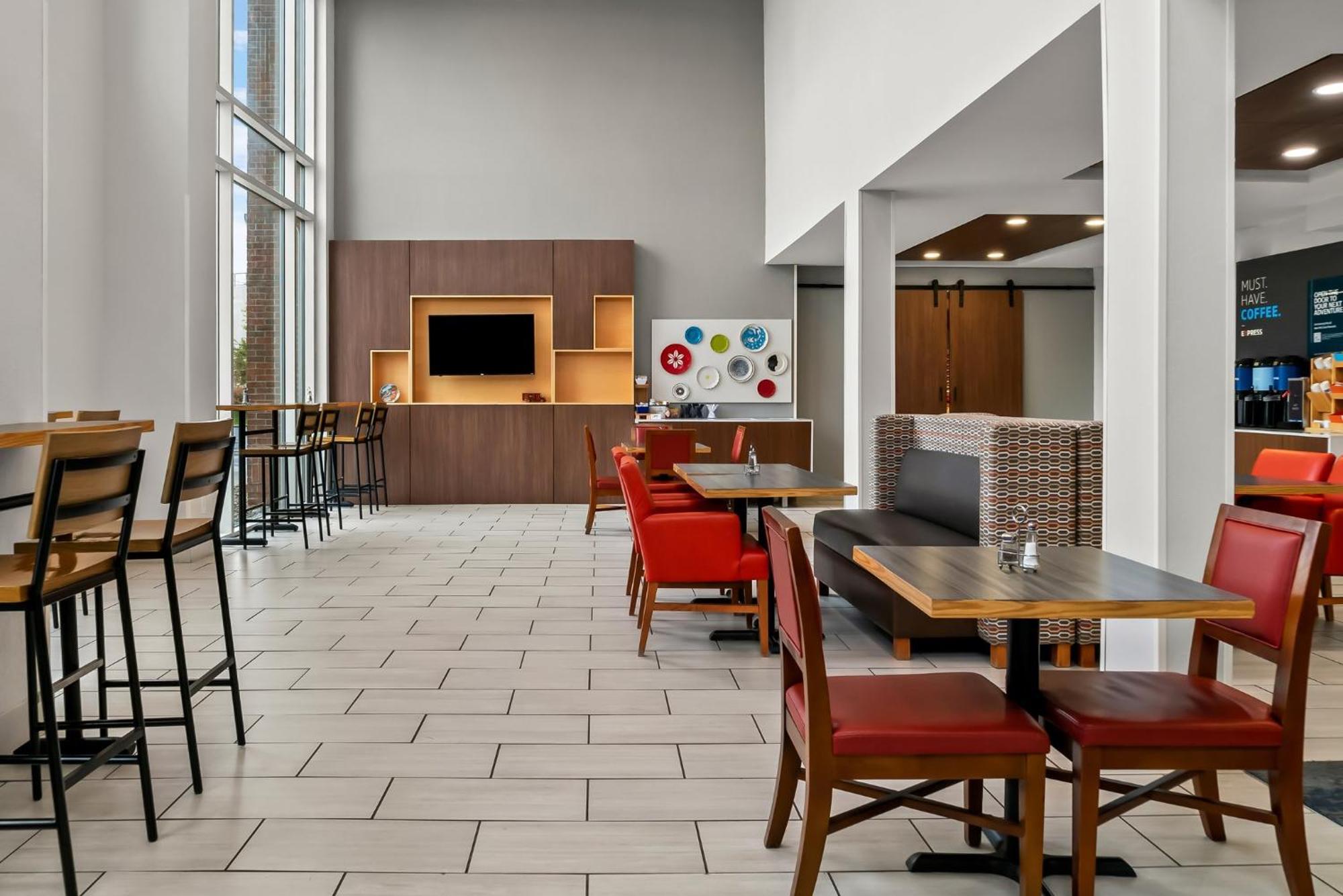Holiday Inn Express Hotel & Suites Marion By Ihg Buitenkant foto