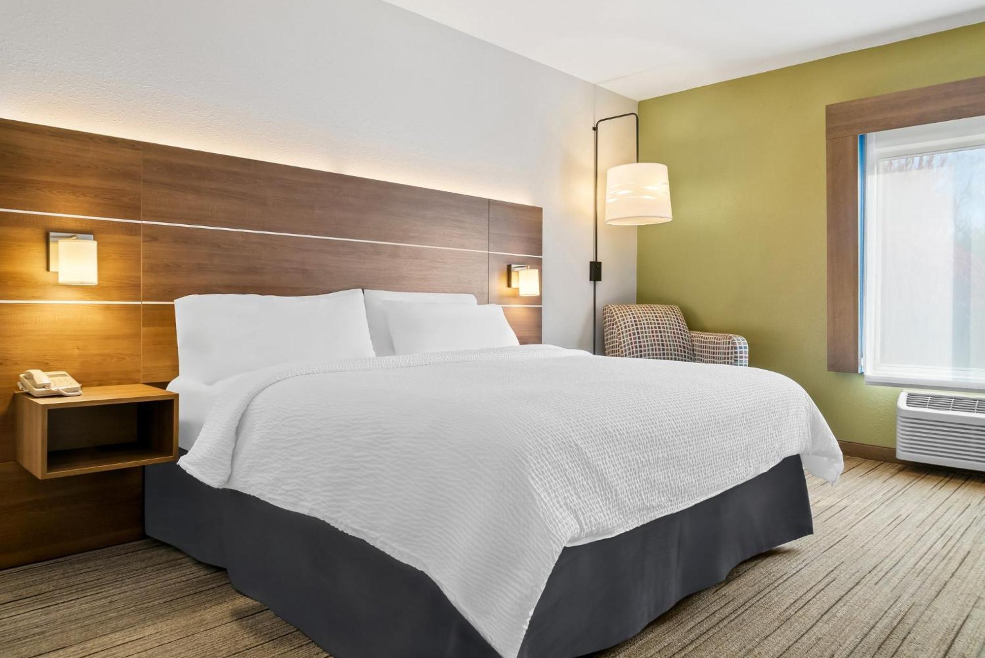 Holiday Inn Express Hotel & Suites Marion By Ihg Buitenkant foto