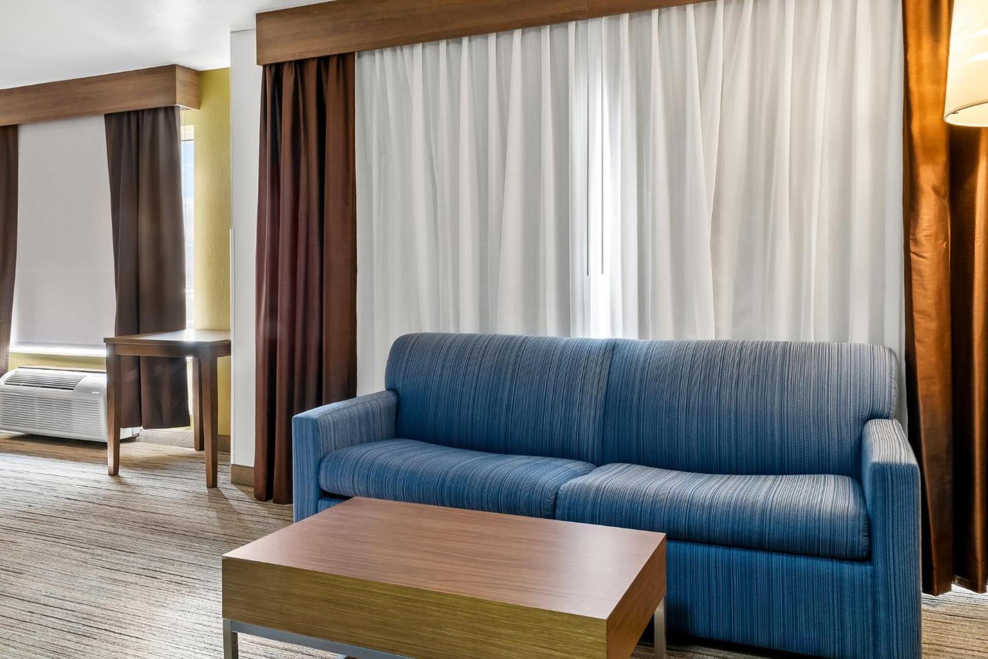Holiday Inn Express Hotel & Suites Marion By Ihg Buitenkant foto