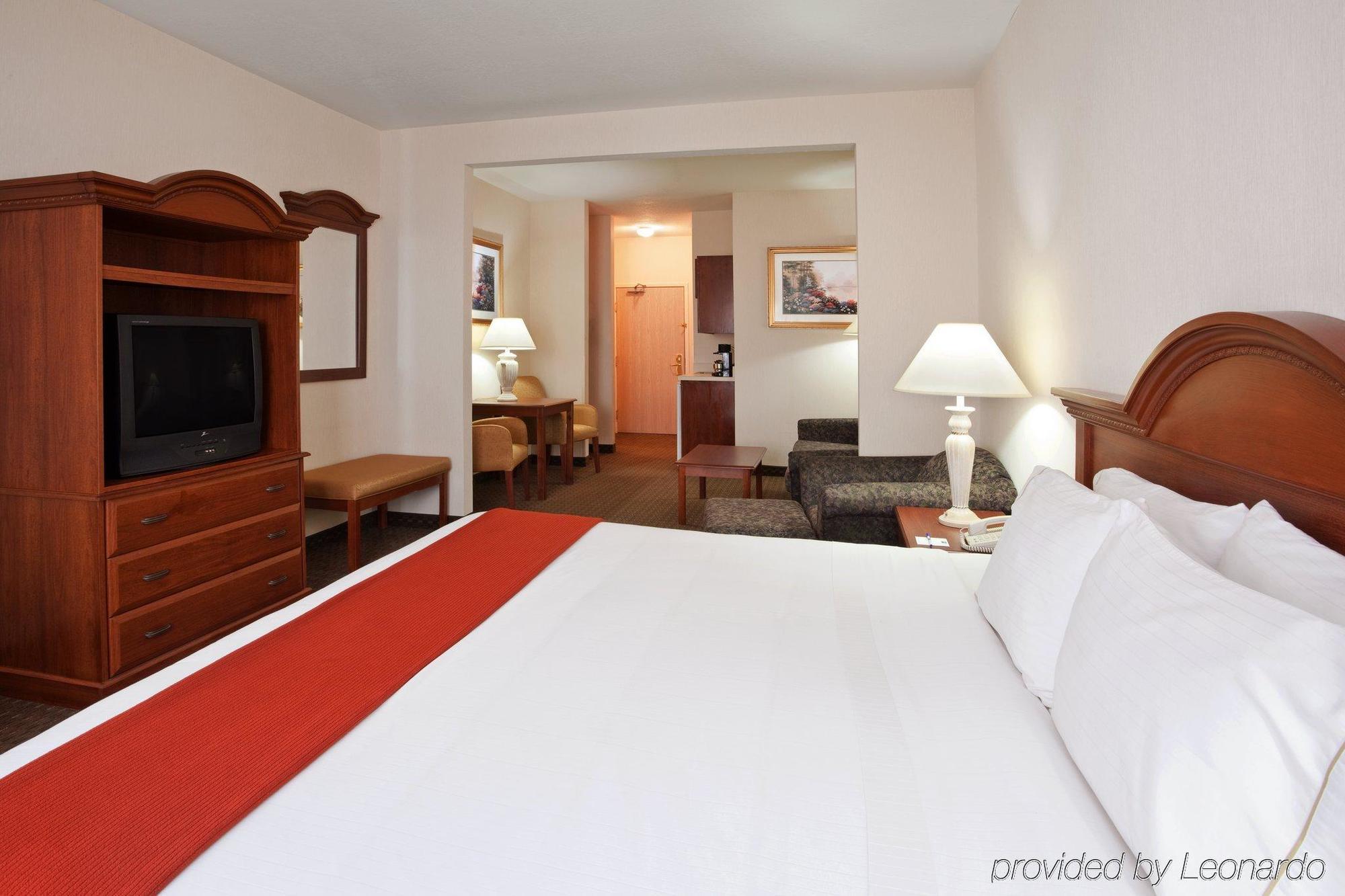 Holiday Inn Express Hotel & Suites Marion By Ihg Kamer foto