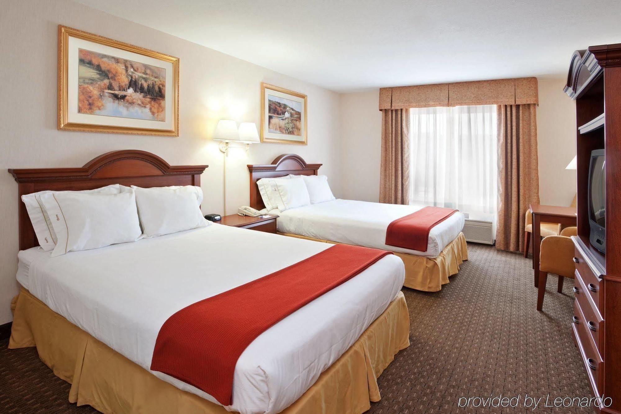 Holiday Inn Express Hotel & Suites Marion By Ihg Buitenkant foto